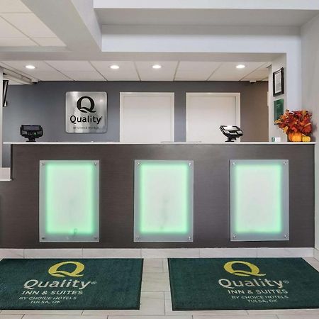 Quality Suites I-44 Tulsa Extérieur photo