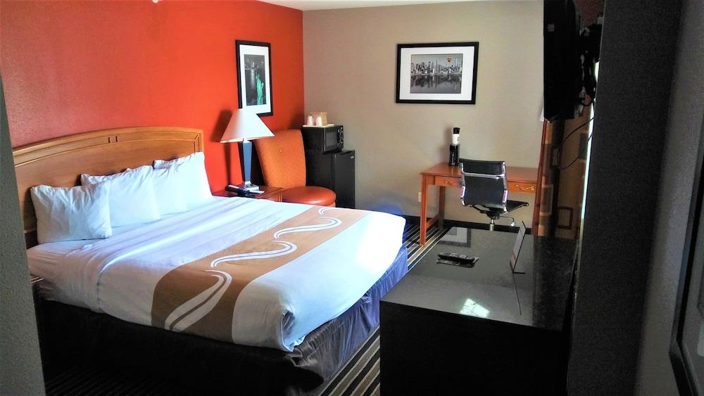 Quality Suites I-44 Tulsa Extérieur photo