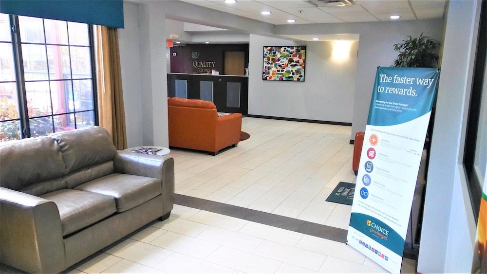 Quality Suites I-44 Tulsa Extérieur photo
