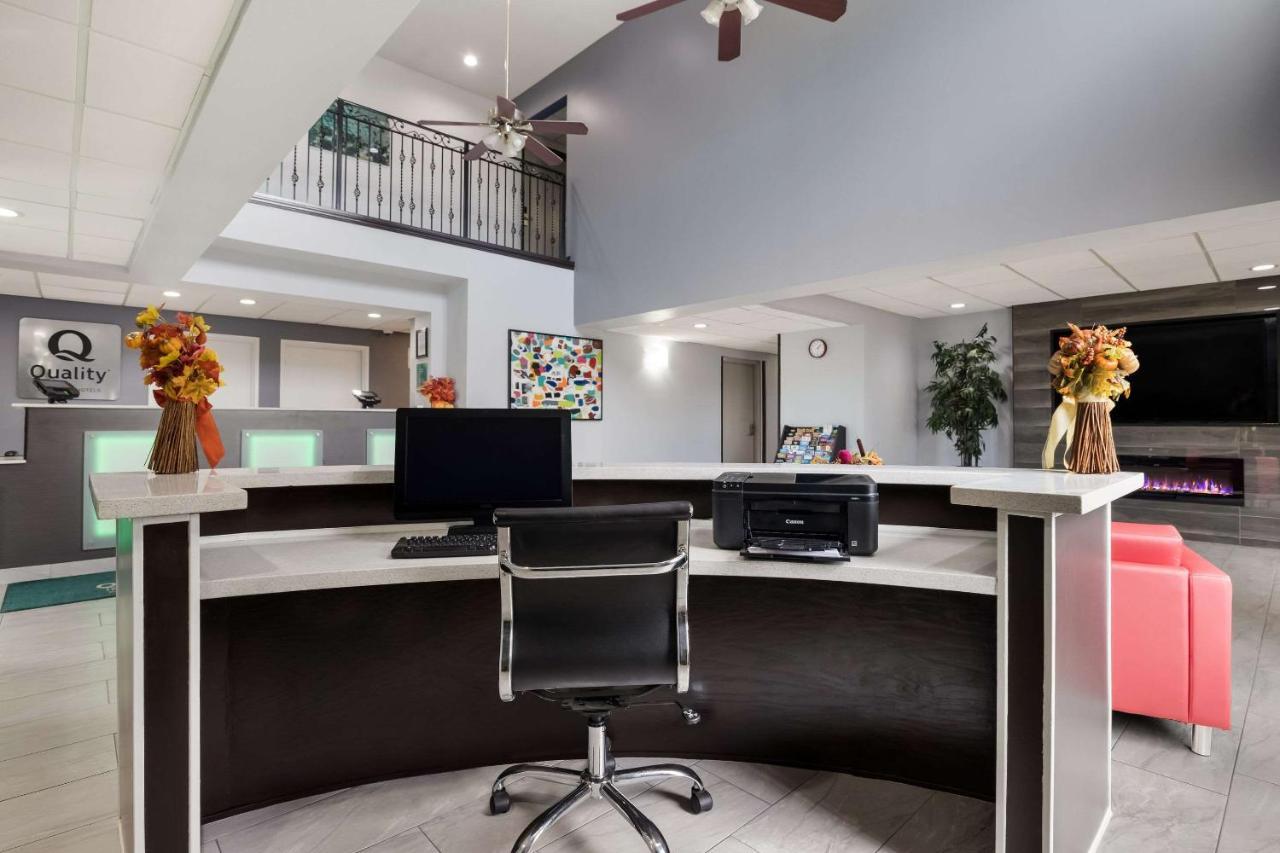 Quality Suites I-44 Tulsa Extérieur photo