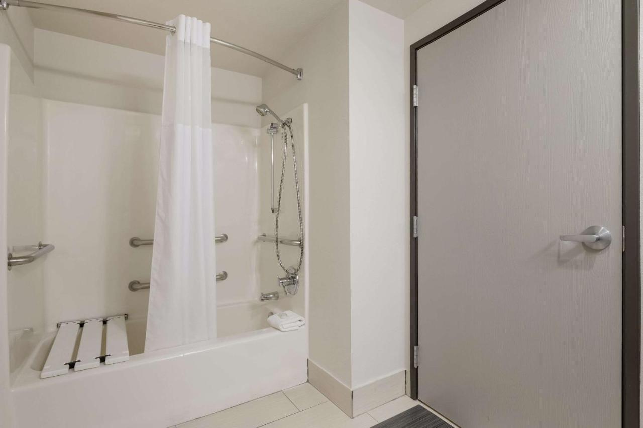 Quality Suites I-44 Tulsa Extérieur photo