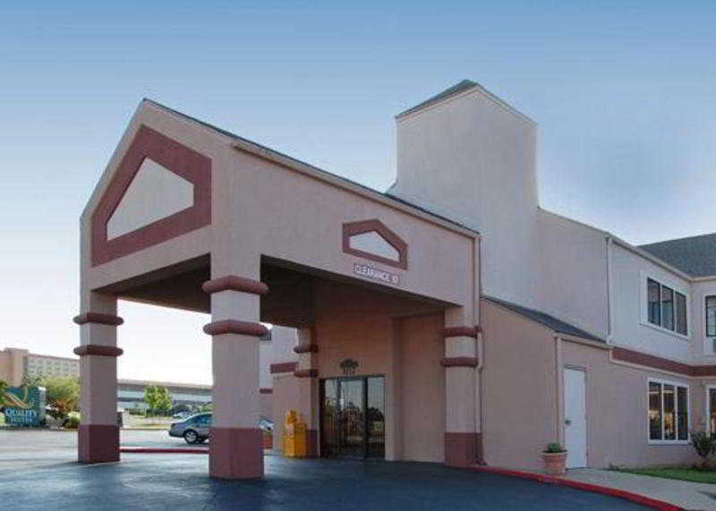 Quality Suites I-44 Tulsa Extérieur photo